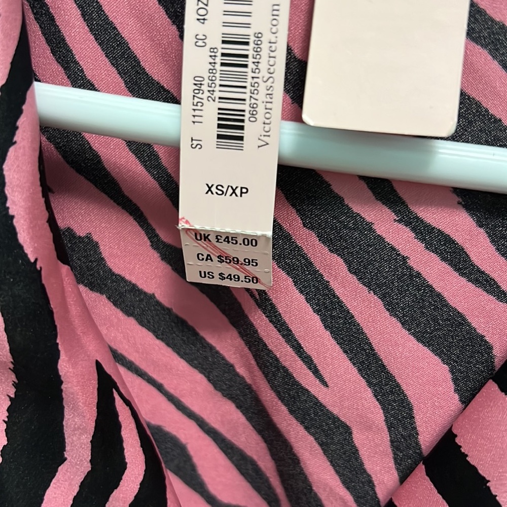 Victoria’s Secret women pajamas top. Size Xs - Picture 12 of 12